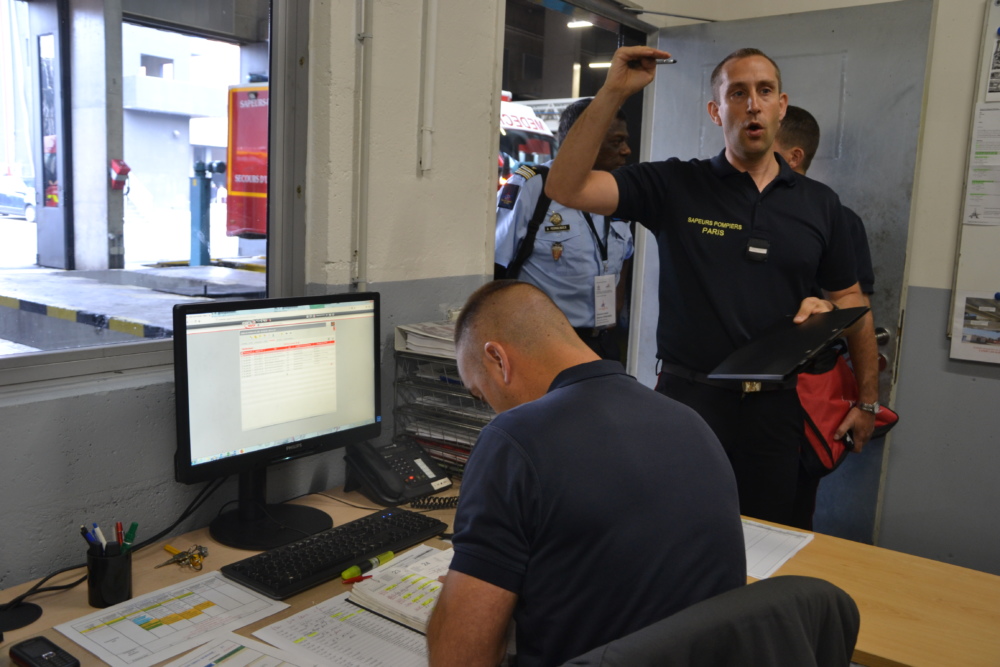 La caserne de Nanterre regroupe à la fois le centre de secours et un atelier de maintenance de premier niveau.